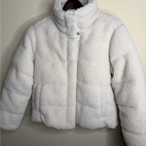 GAP Women’s Fleece Sherpa Puffer Jacket Button Up. Lined. Size XS. Winter Snow